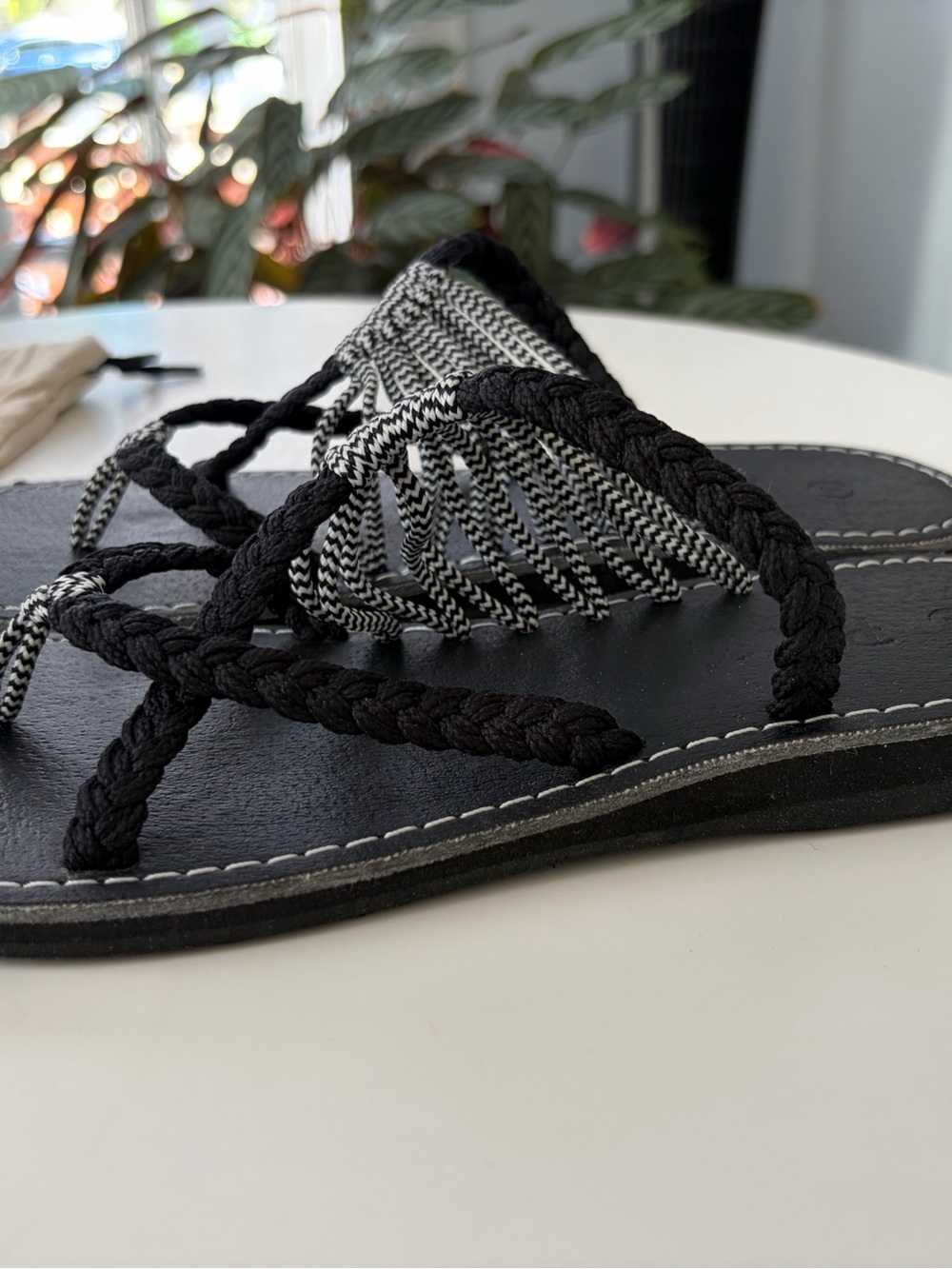Plaka Oceanside Beach Hand-Woven Sandals with Black & White Braided Trim Size 7 - Picture 4 of 4